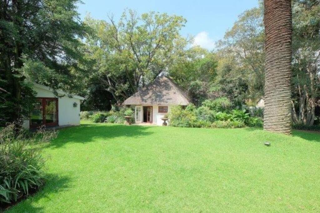 Picturesque Garden Villa, Illovo House