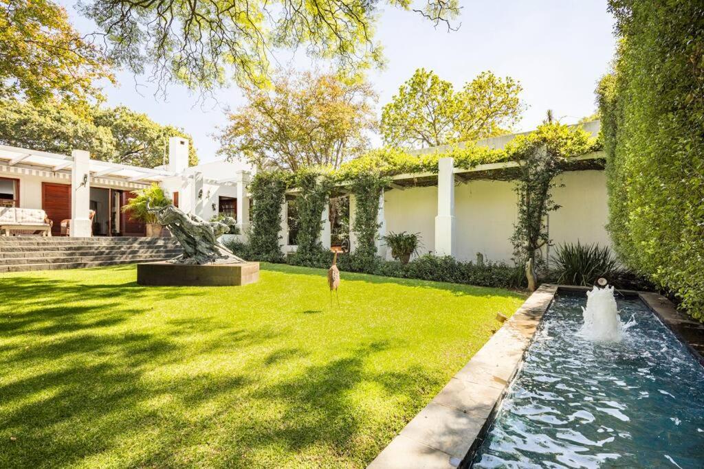 Picturesque Garden Villa, Illovo House