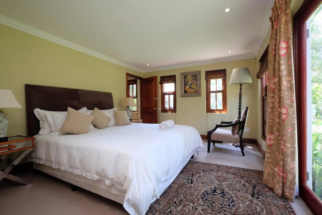 Picturesque Garden Villa, Illovo House