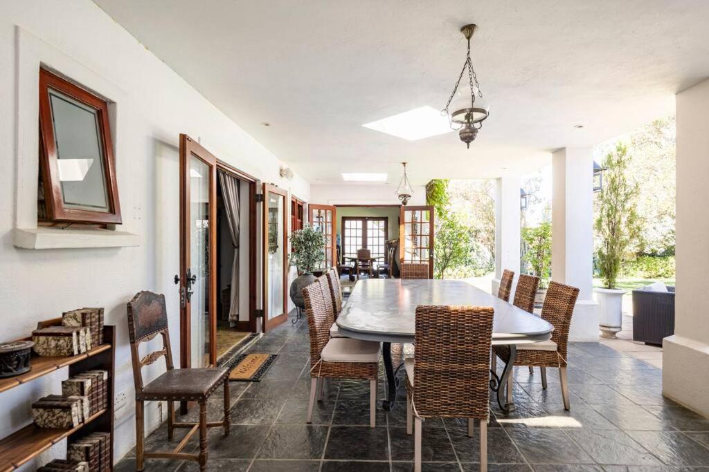 Picturesque Garden Villa, Illovo House