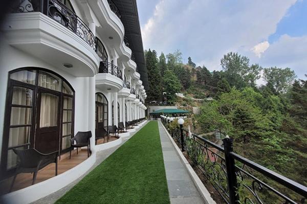 Entranceway Resort