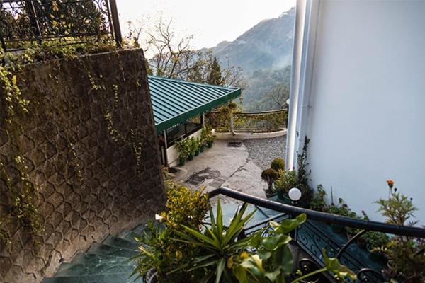 Entranceway Resort