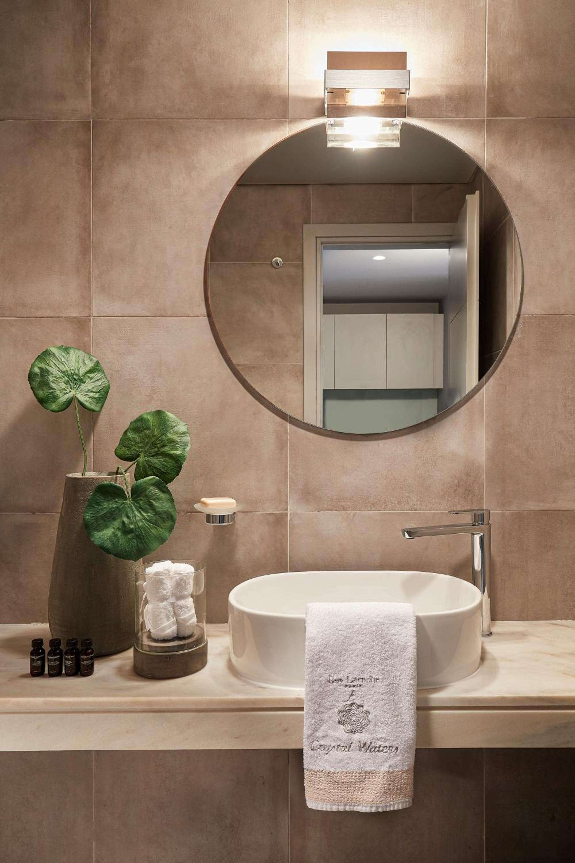 CW Athens Riviera Suite