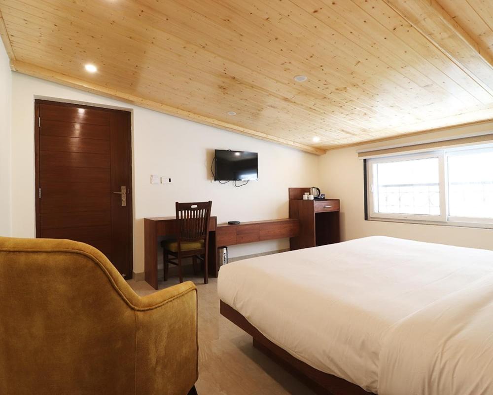 Hotel Loftiness