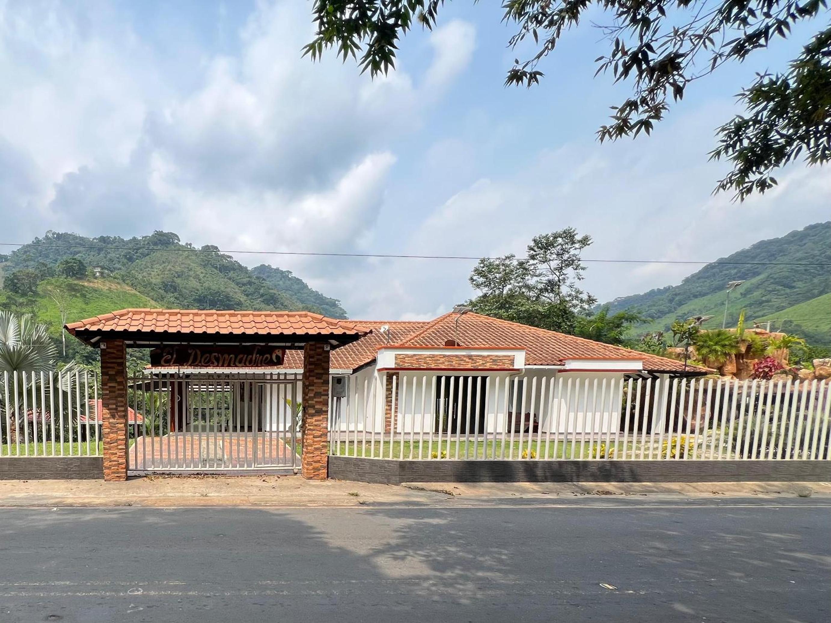 El desmadre villa lujosa Florencia, Caqueta