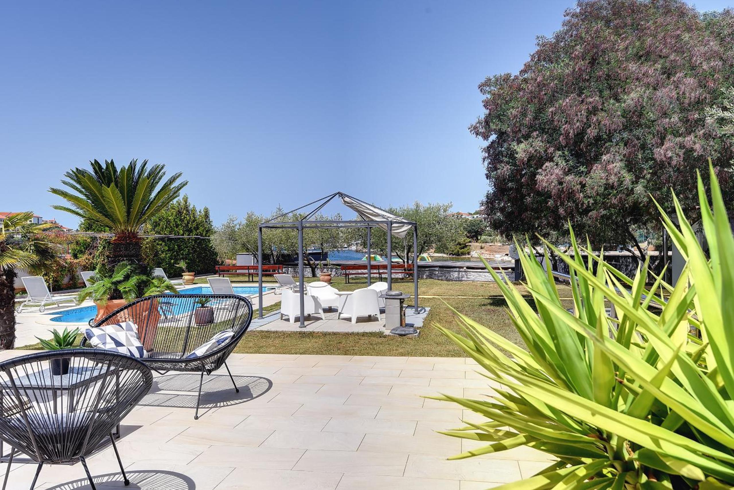 Villa Contessa Del Mar in Pula for 7 people only 200 meters from the beach & pet friendly view 3