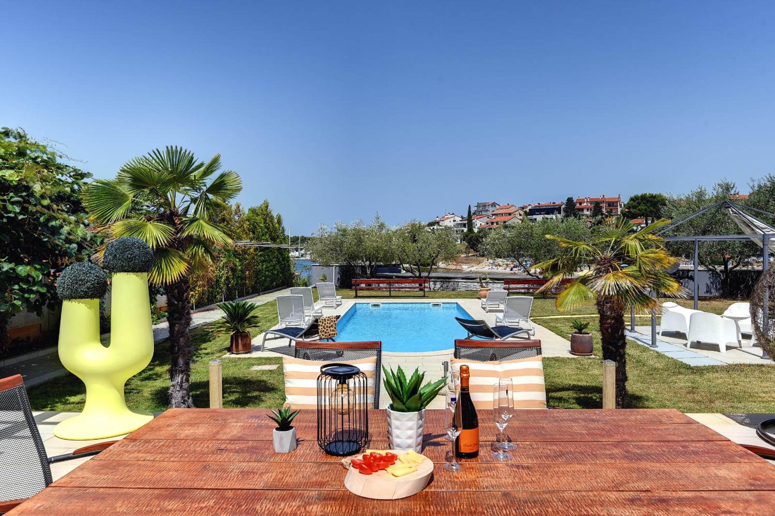 Villa Contessa Del Mar in Pula for 7 people only 200 meters from the beach & pet friendly view 5
