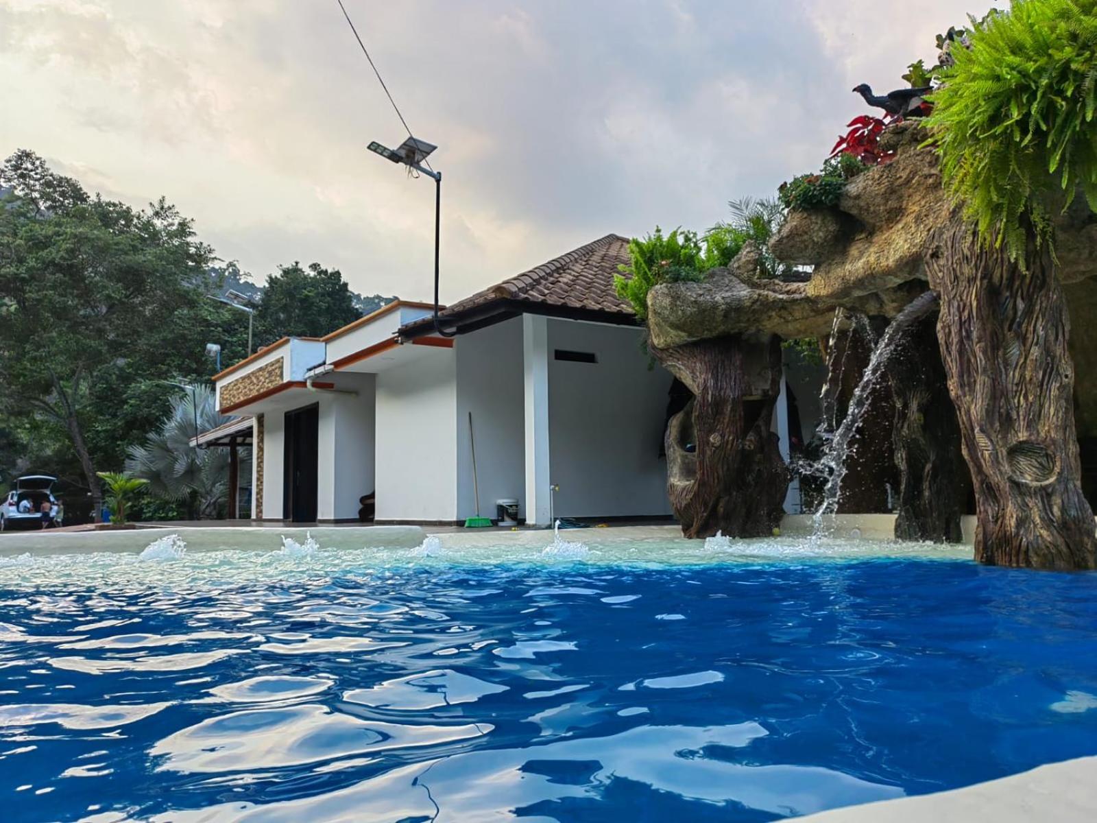 El desmadre villa lujosa Florencia, Caqueta