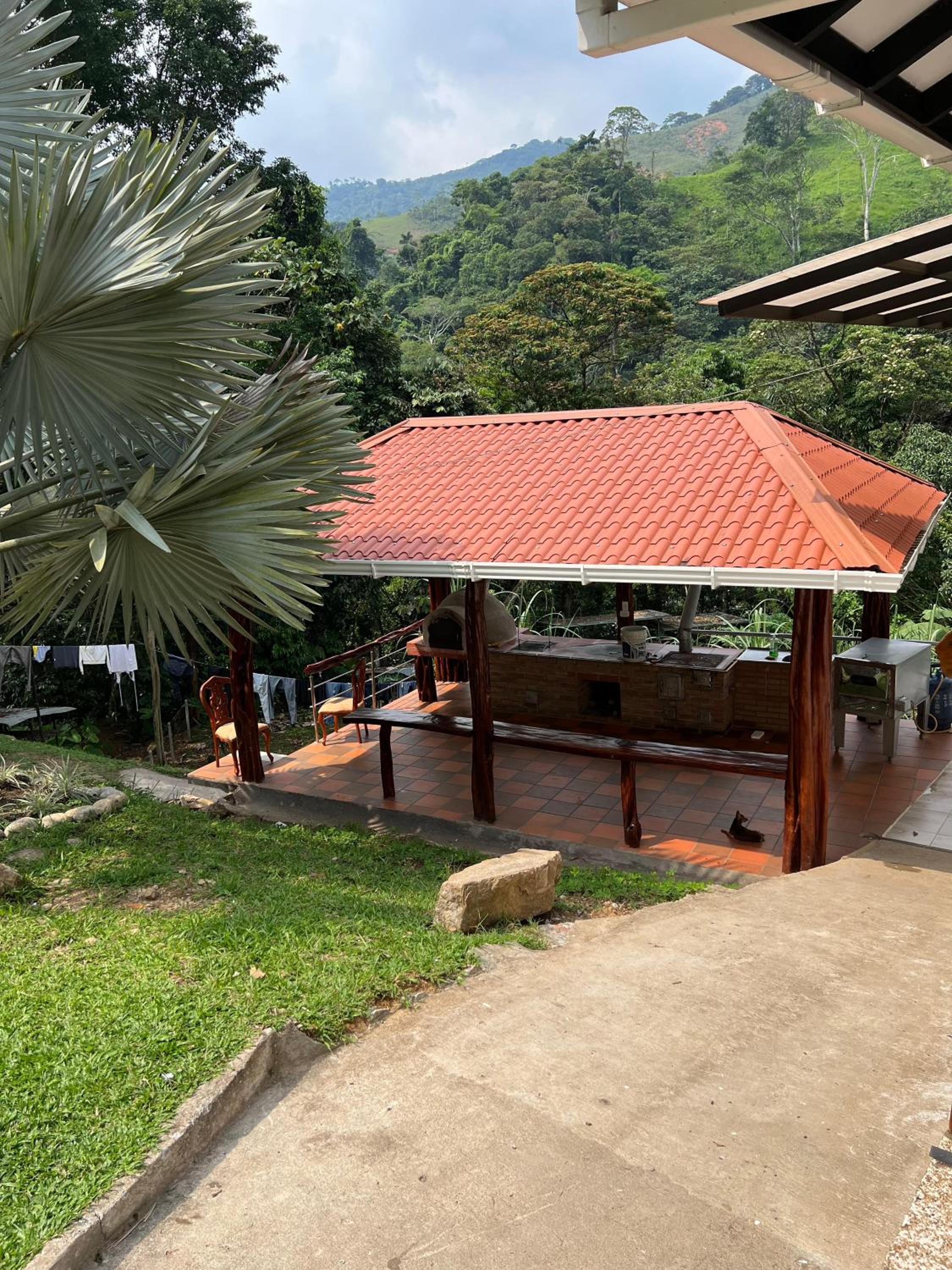El desmadre villa lujosa Florencia, Caqueta