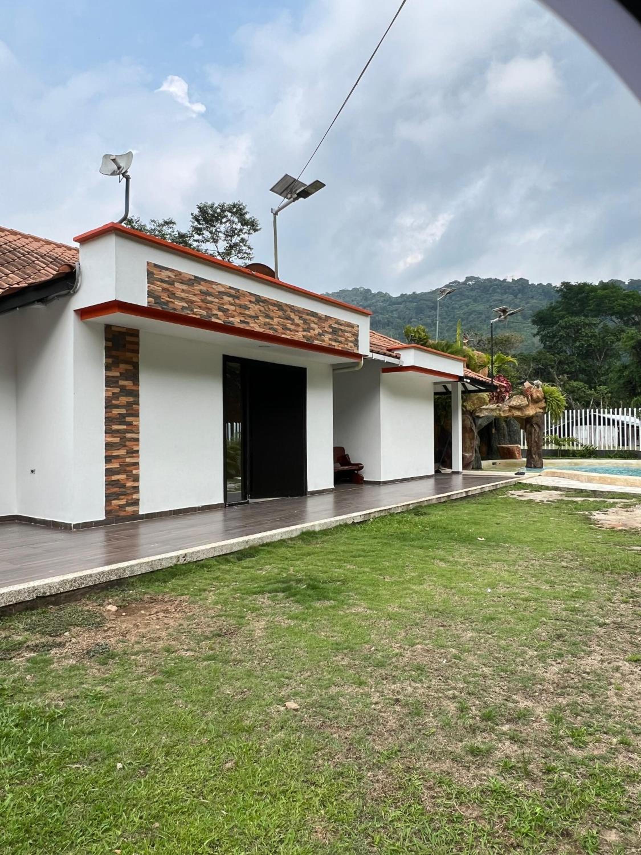 El desmadre villa lujosa Florencia, Caqueta