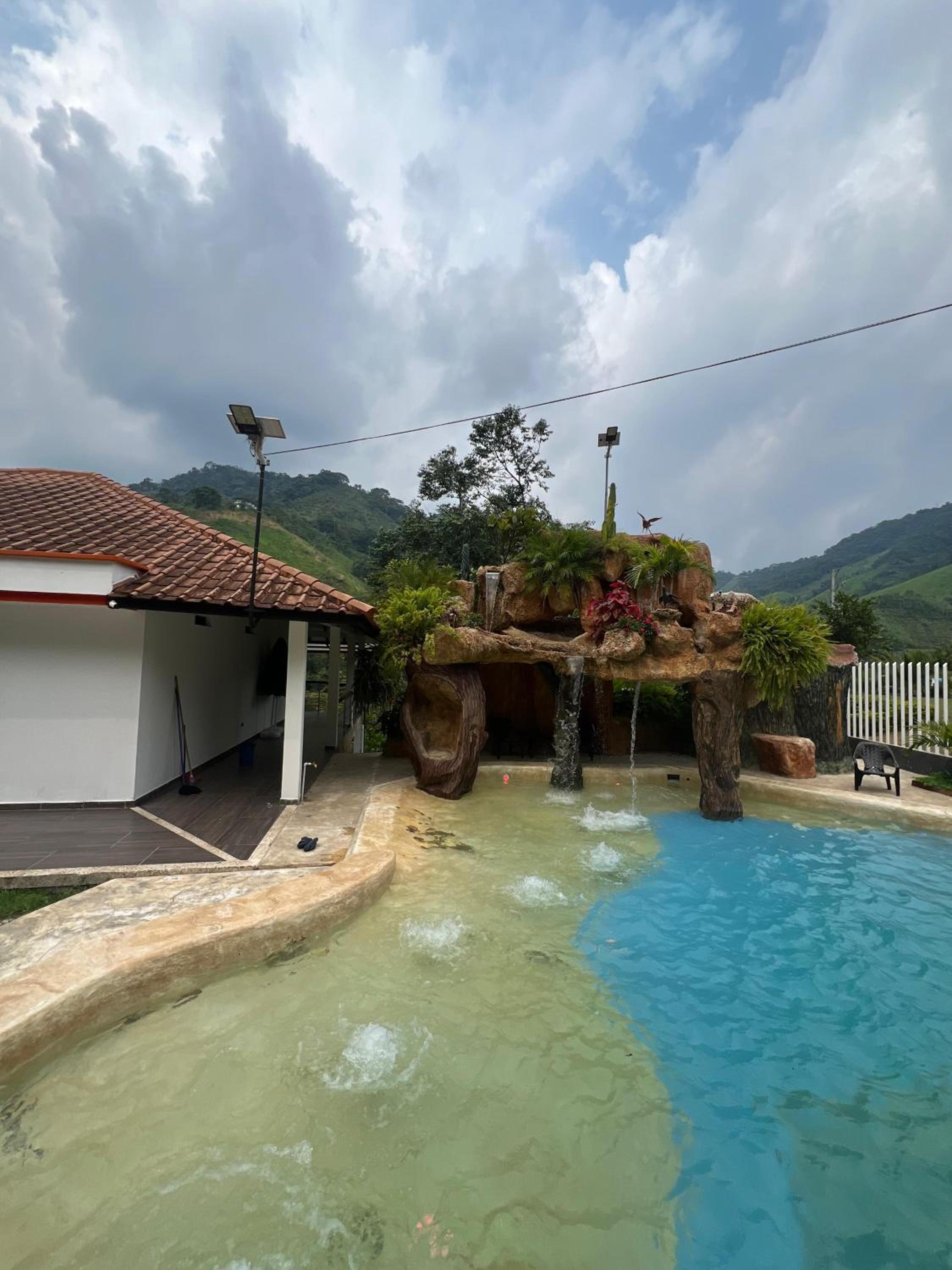 El desmadre villa lujosa Florencia, Caqueta