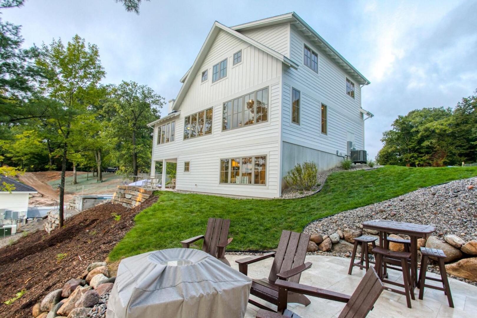 Lakemore Resort
