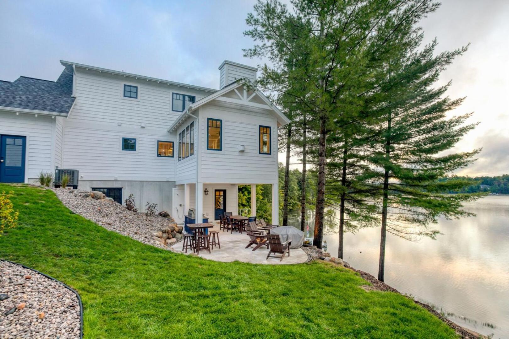Lakemore Resort