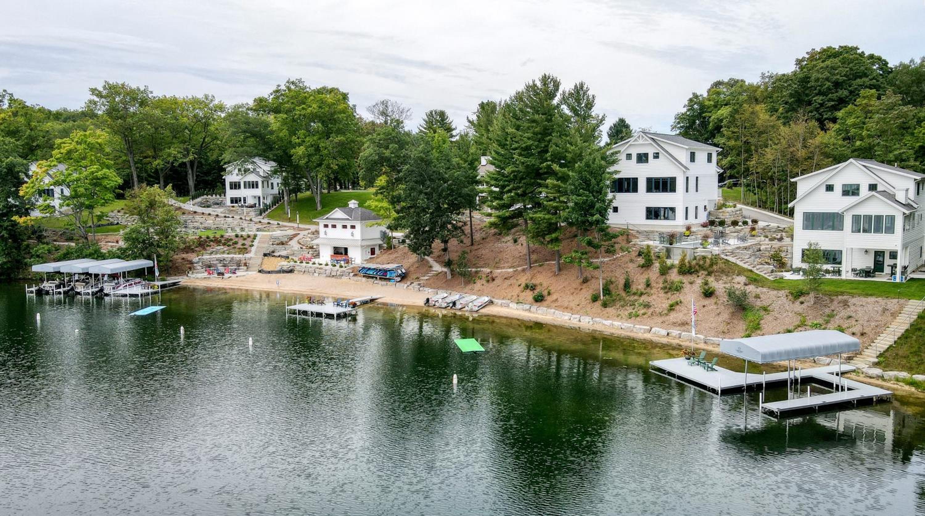 Lakemore Resort