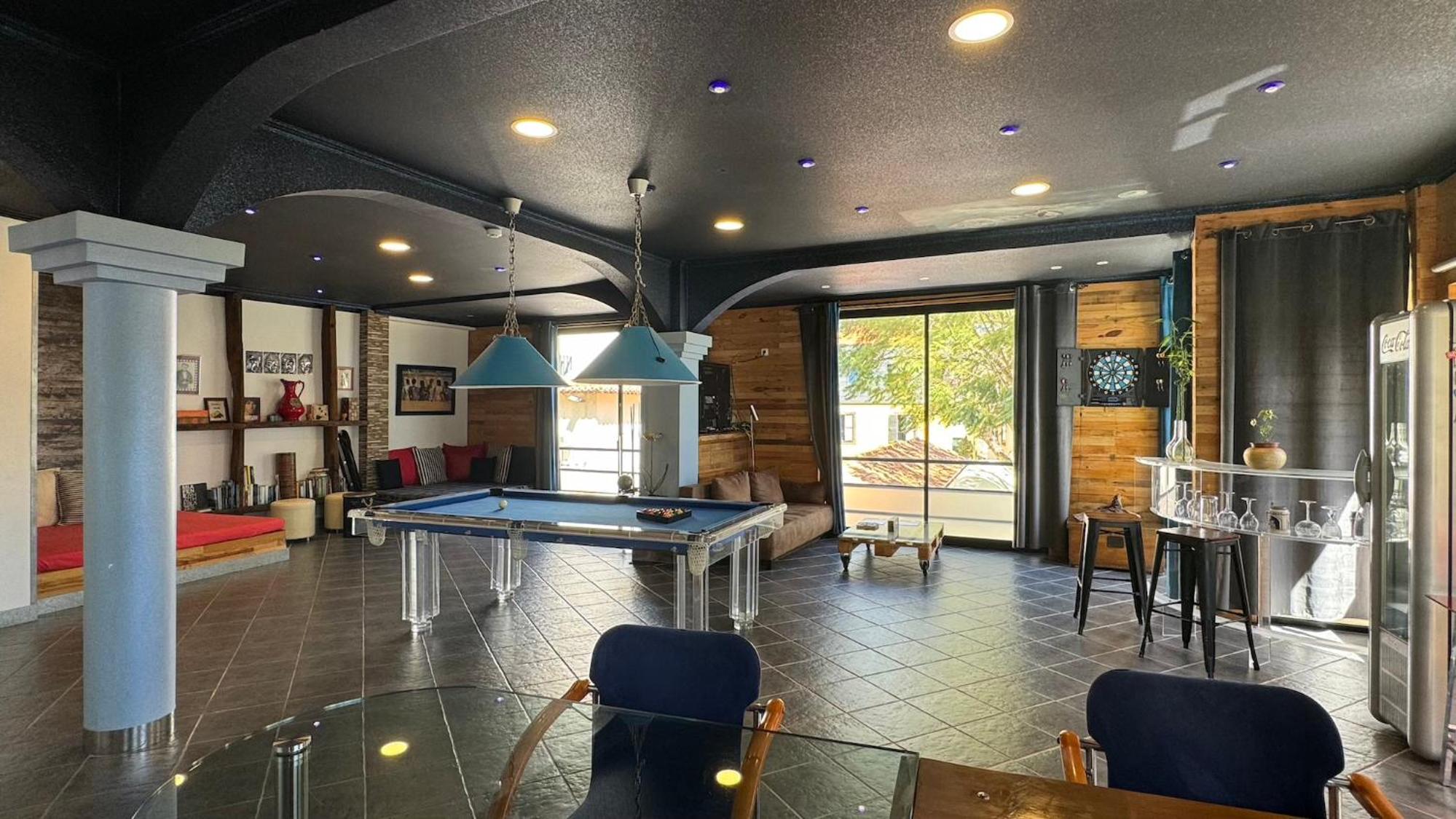 lounge