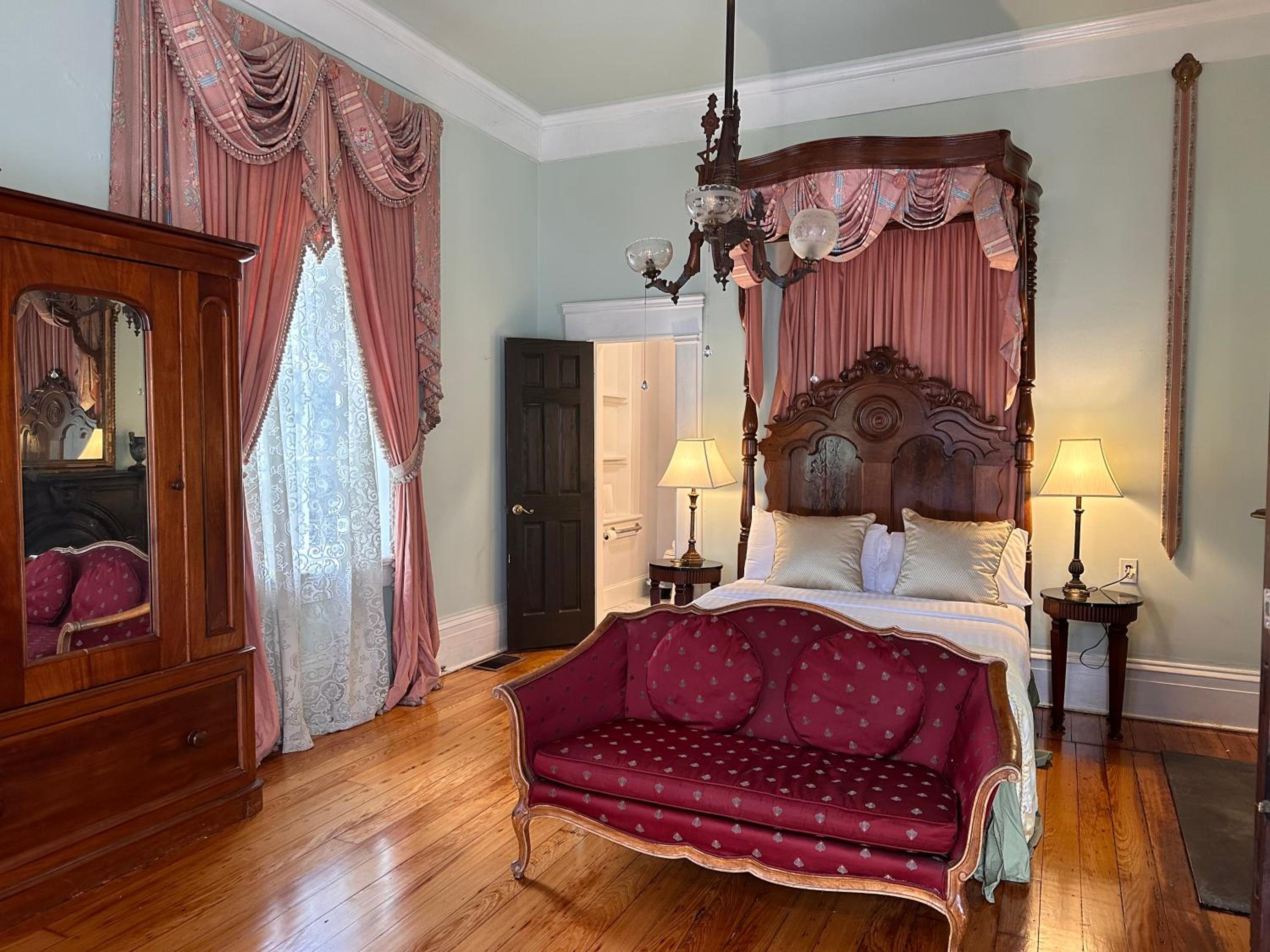 The Inn at Cedar Grove