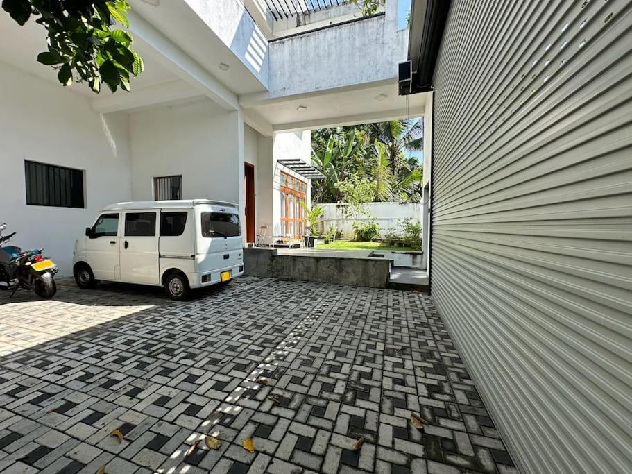 Beauty World Villa - Gampaha view 4