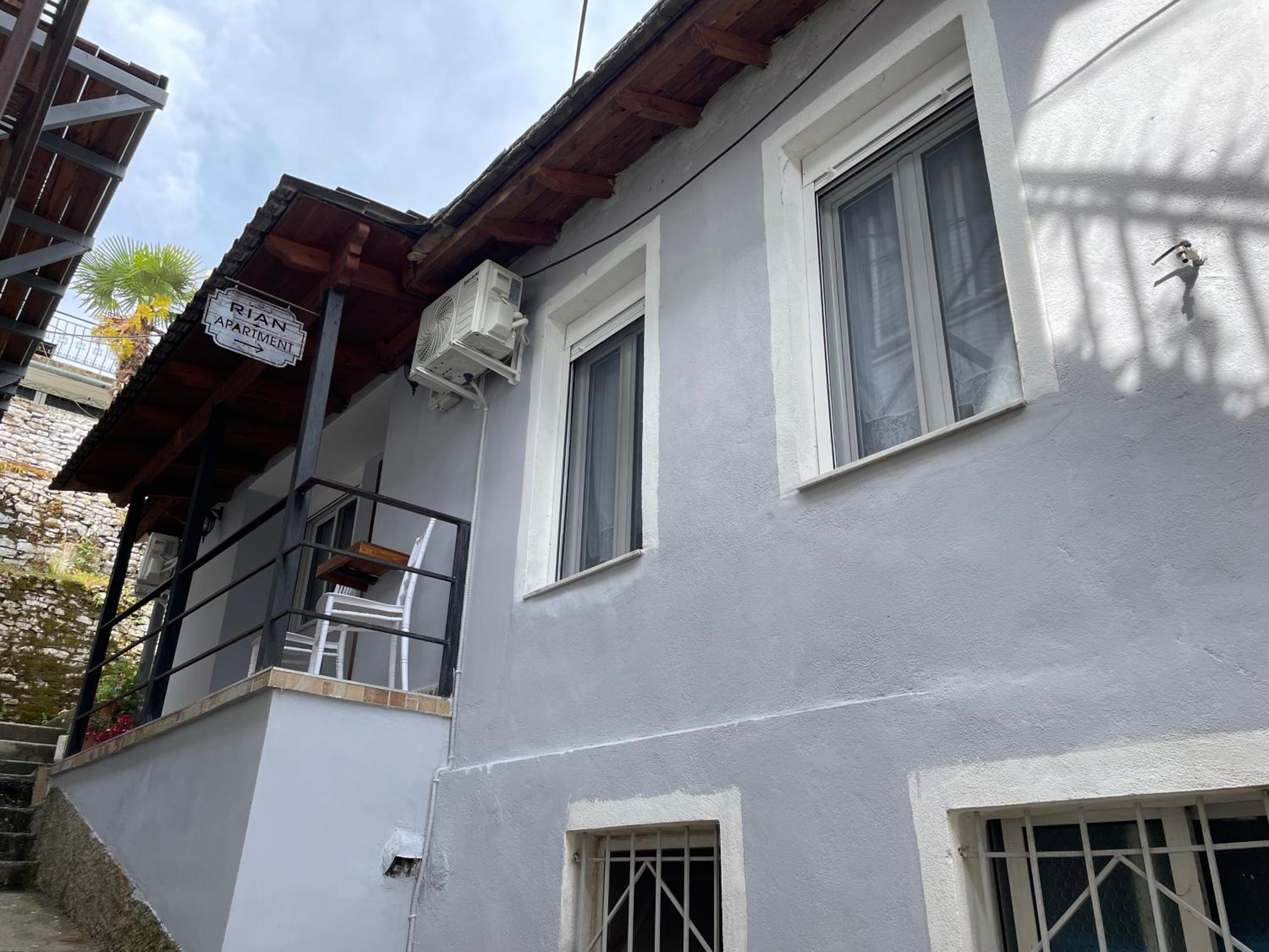 Rian Apartment