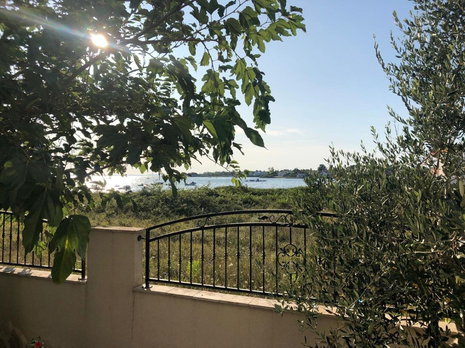Ferienhaus in Privlaka mit Garten, Grill und Terrasse view 3