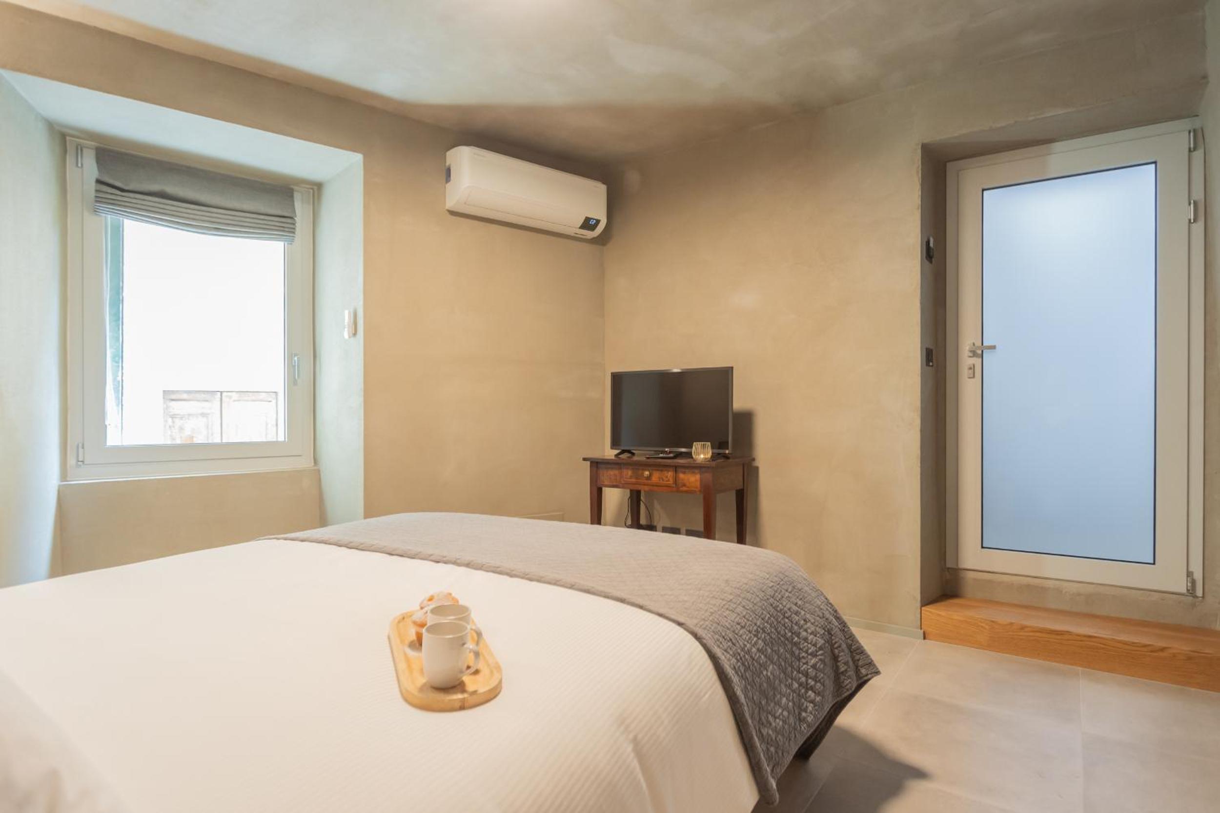 Urio's Castle Suites by Rent All Como view 5
