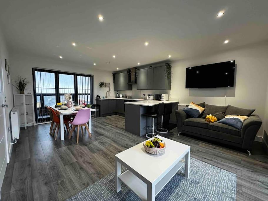 Seashell - Hornsea Duplex Apartment with Sea Views and Balconies