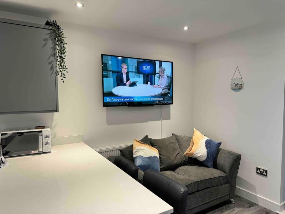 Seashell - Hornsea Duplex Apartment with Sea Views and Balconies