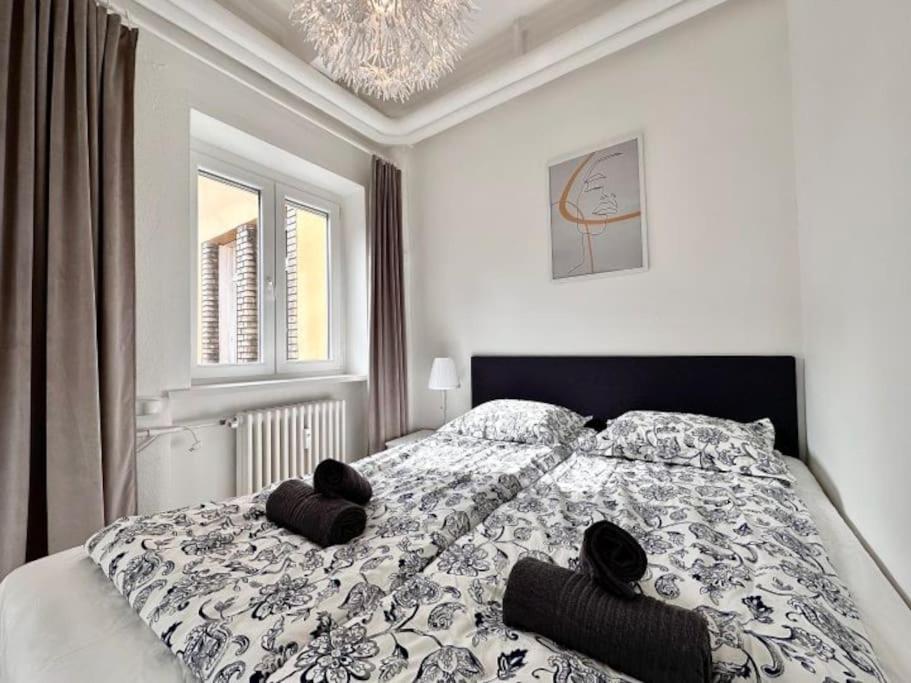Budapest Synagogue Holiday 8PPL 2Br 2Bth view 3