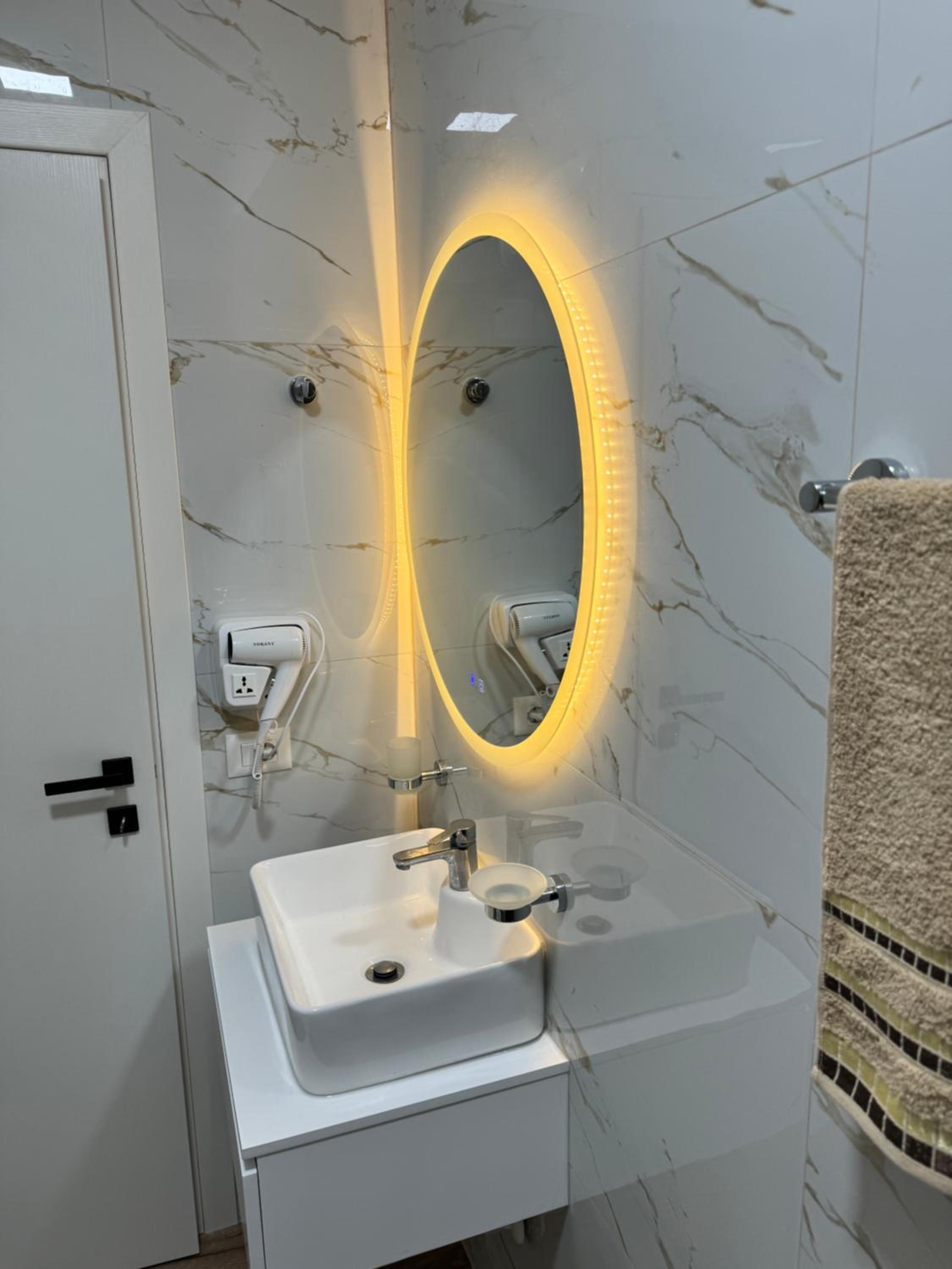 AMEL Deluxe Apartment