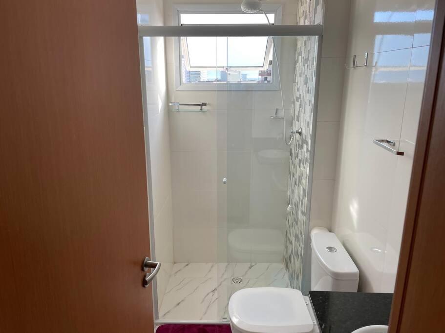 Apt com suíte+vaga+Wi-Fi menos de 90 MTS DA PRAIA