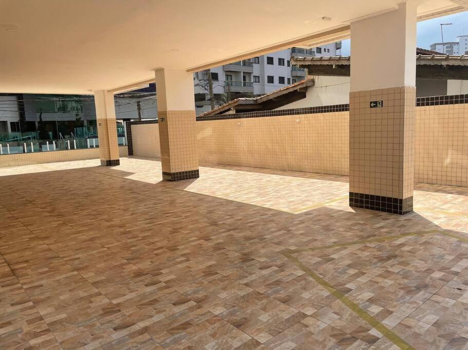Apt com suíte+vaga+Wi-Fi menos de 90 MTS DA PRAIA