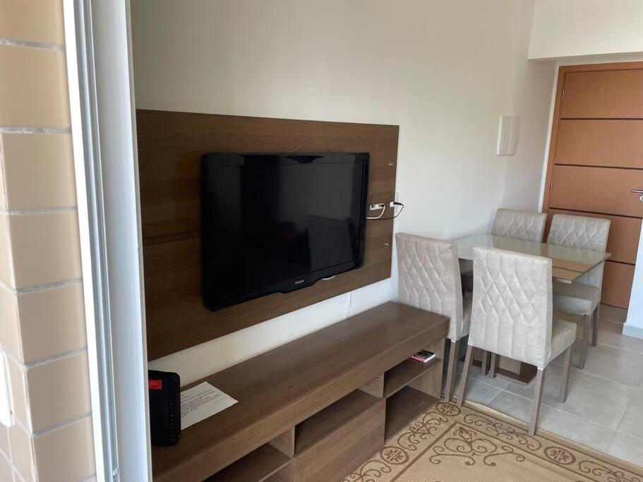Apt com suíte+vaga+Wi-Fi menos de 90 MTS DA PRAIA