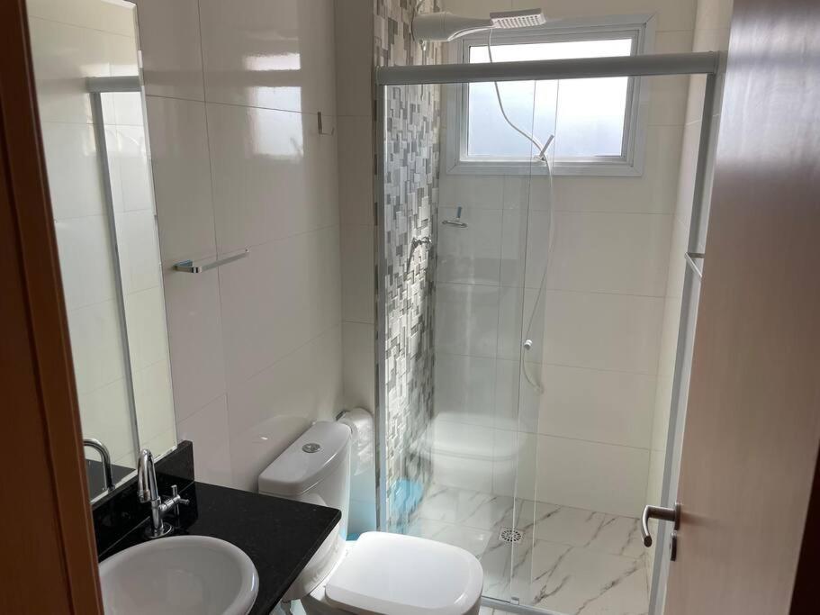 Apt com suíte+vaga+Wi-Fi menos de 90 MTS DA PRAIA