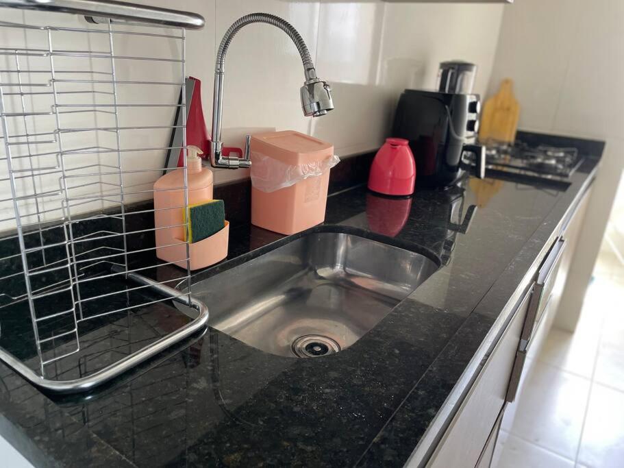 Apt com suíte+vaga+Wi-Fi menos de 90 MTS DA PRAIA