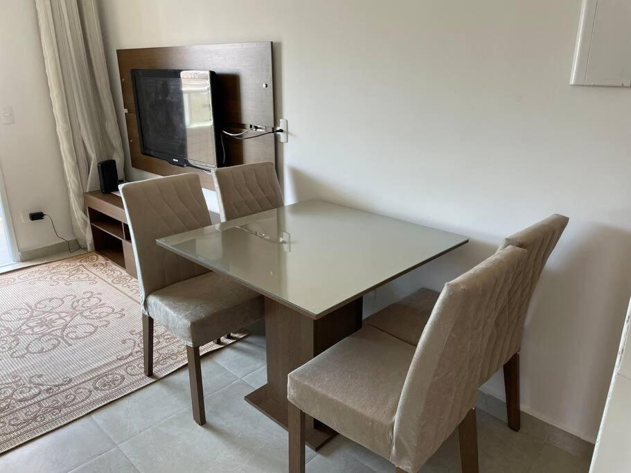 Apt com suíte+vaga+Wi-Fi menos de 90 MTS DA PRAIA