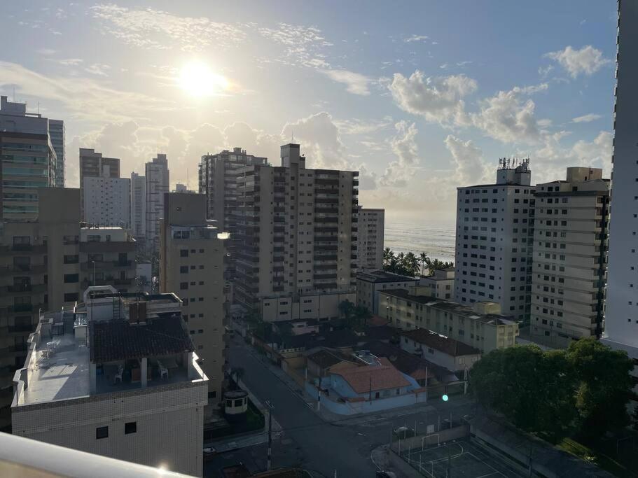 Apt com suíte+vaga+Wi-Fi menos de 90 MTS DA PRAIA