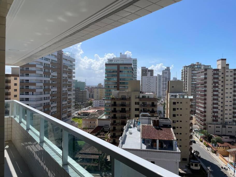 Apt com suíte+vaga+Wi-Fi menos de 90 MTS DA PRAIA