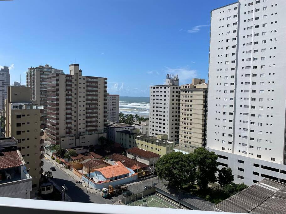 Apt com suíte+vaga+Wi-Fi menos de 90 MTS DA PRAIA