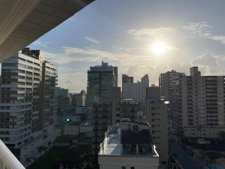 Apt com suíte+vaga+Wi-Fi menos de 90 MTS DA PRAIA