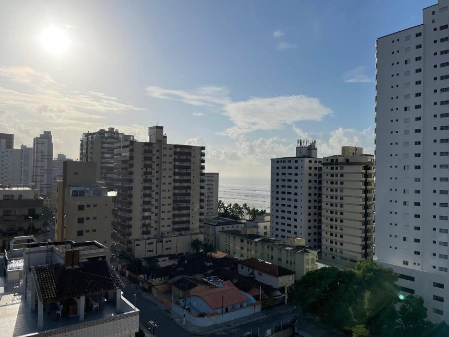 Apt com suíte+vaga+Wi-Fi menos de 90 MTS DA PRAIA