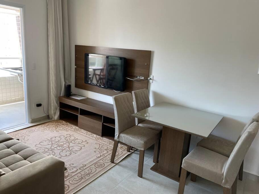 Apt com suíte+vaga+Wi-Fi menos de 90 MTS DA PRAIA