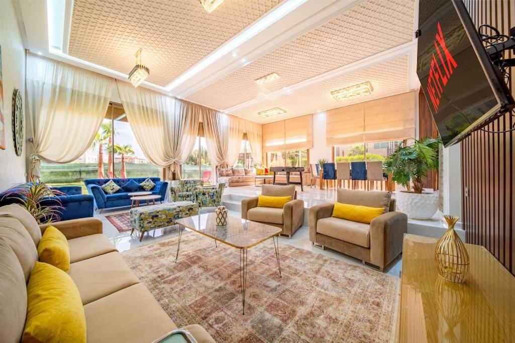 Luxruy Villa Golf Only Families view 4
