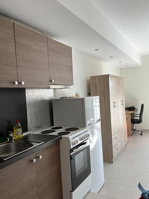 Fillio 's Apartment, Ptolemaida view 2