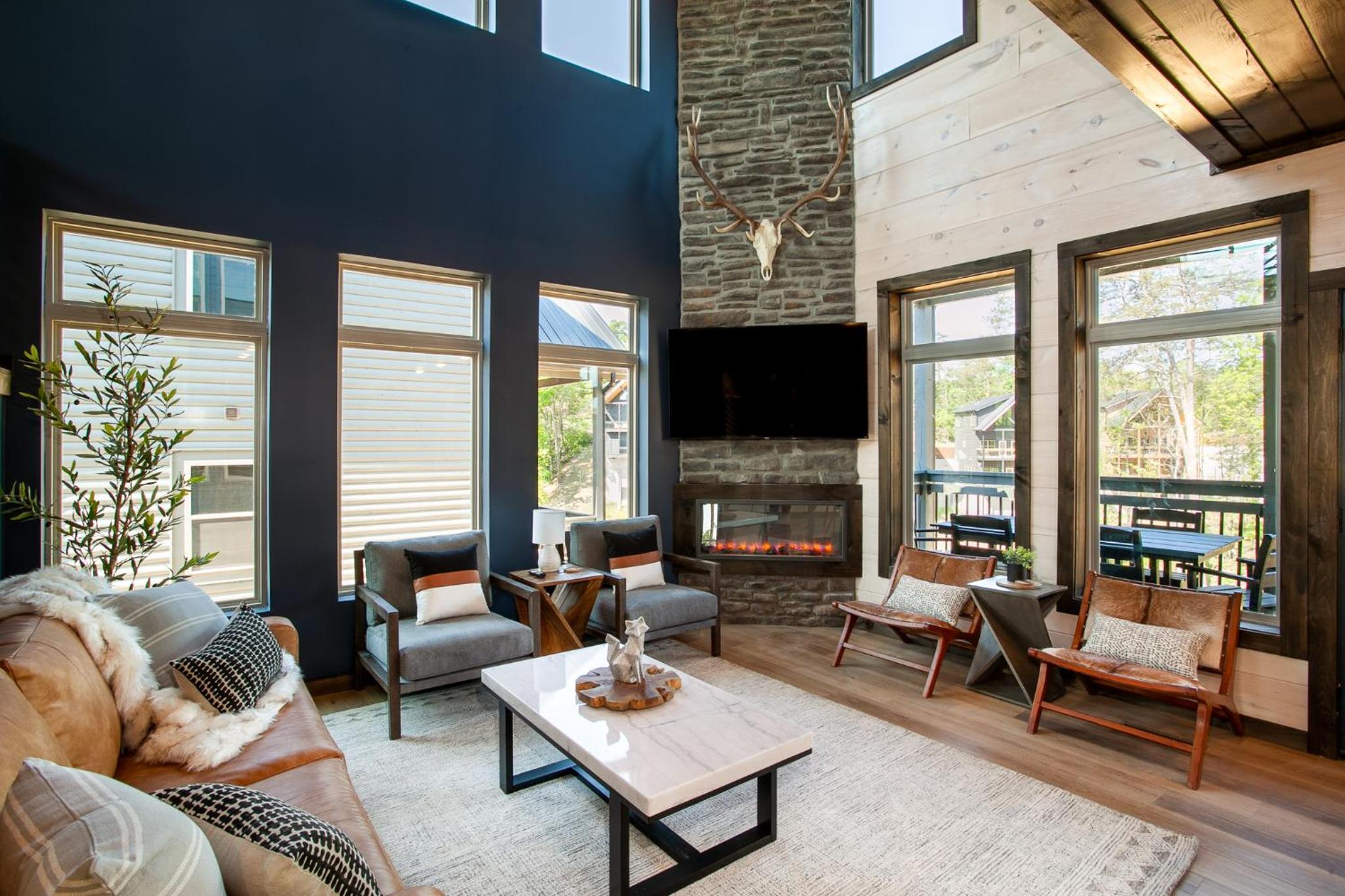 Mountain Luxury Prime: Pool, HotTub, Arcade & MORE view 5