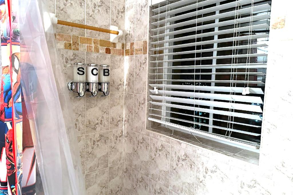 Spider-Man-themed condo near Disney, Sea World, Universal and OCCC with pool, spa, restaurants, shuttle, private balcony, and view of fireworks shows