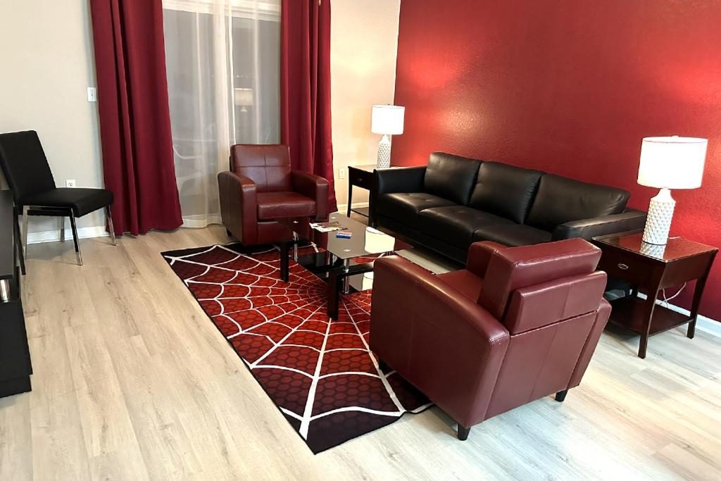 Spider-Man-themed condo near Disney, Sea World, Universal and OCCC with pool, spa, restaurants, shuttle, private balcony, and view of fireworks shows