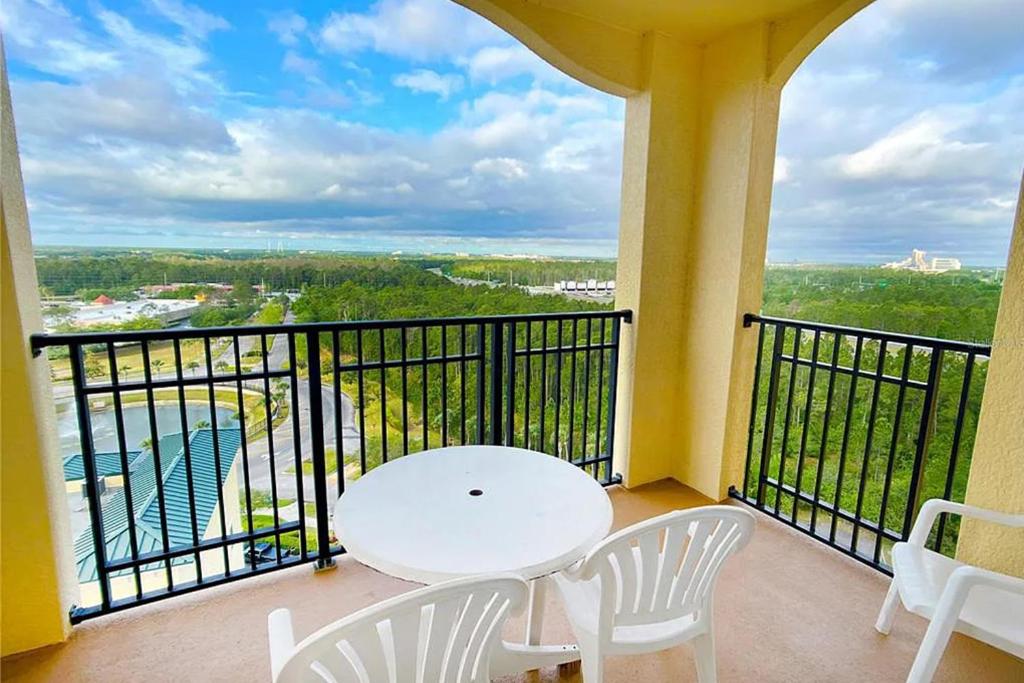 Spider-Man-themed condo near Disney, Sea World, Universal and OCCC with pool, spa, restaurants, shuttle, private balcony, and view of fireworks shows