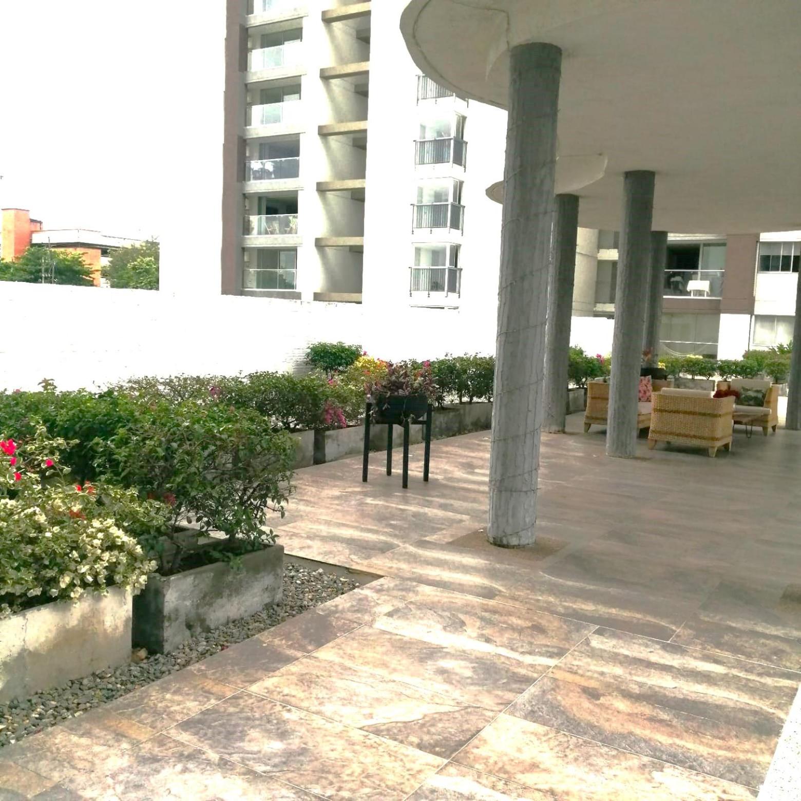 Apartamento Moderno Con Excelente Vista, Piscina, excepto los lunes por mantenimiento y Parqueadero privado, ubicado en Neiva