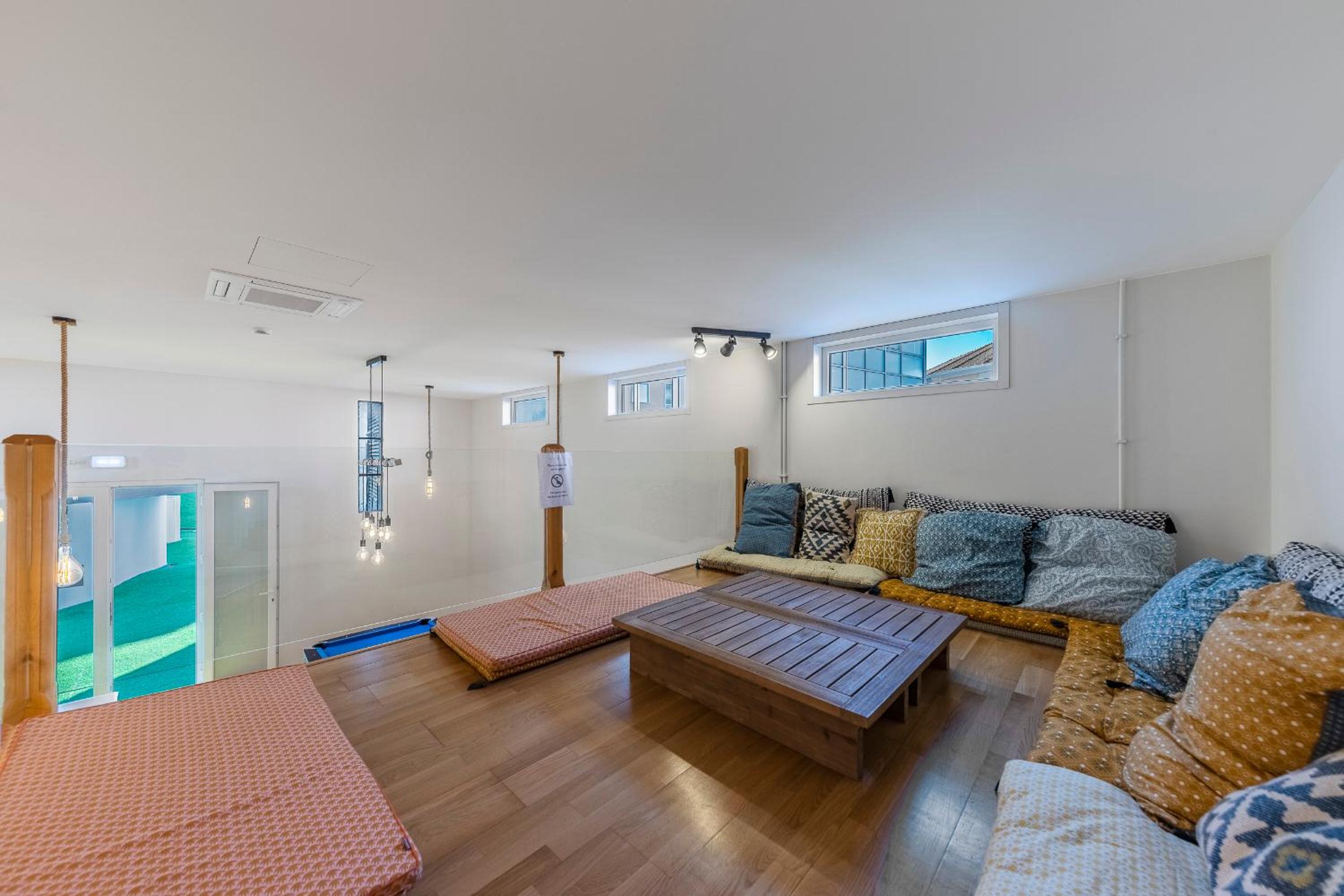 StudentVille Academia view 5