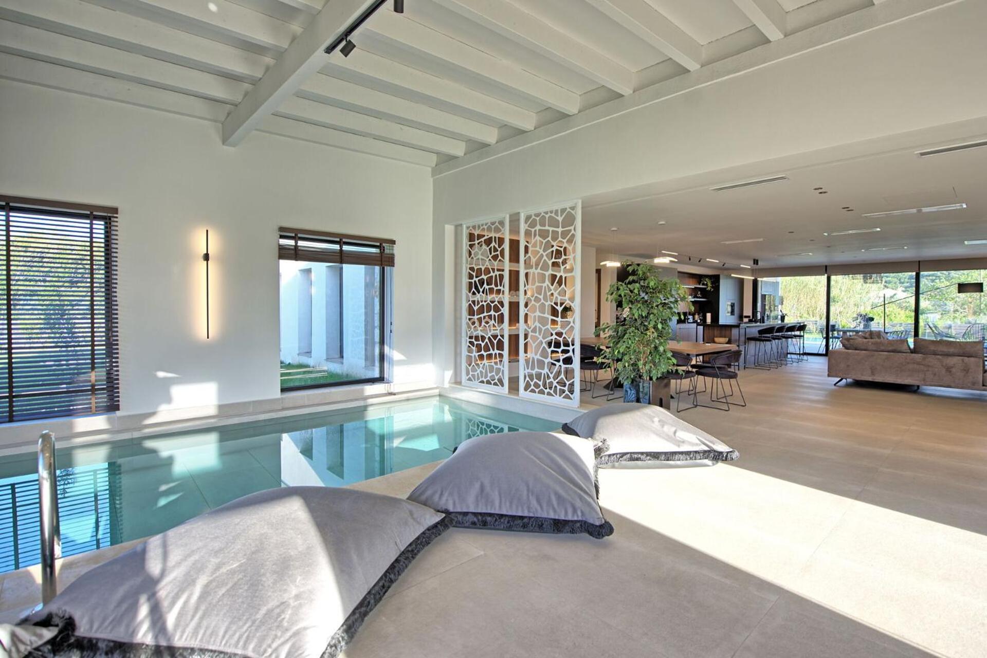 Villa Serenissima by PosarelliVillas