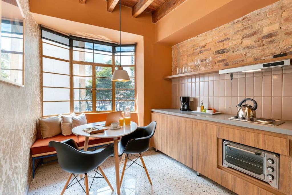 AVJ2 - Increíble Apartamento en La Candelaria con Calefacción 2 Hab